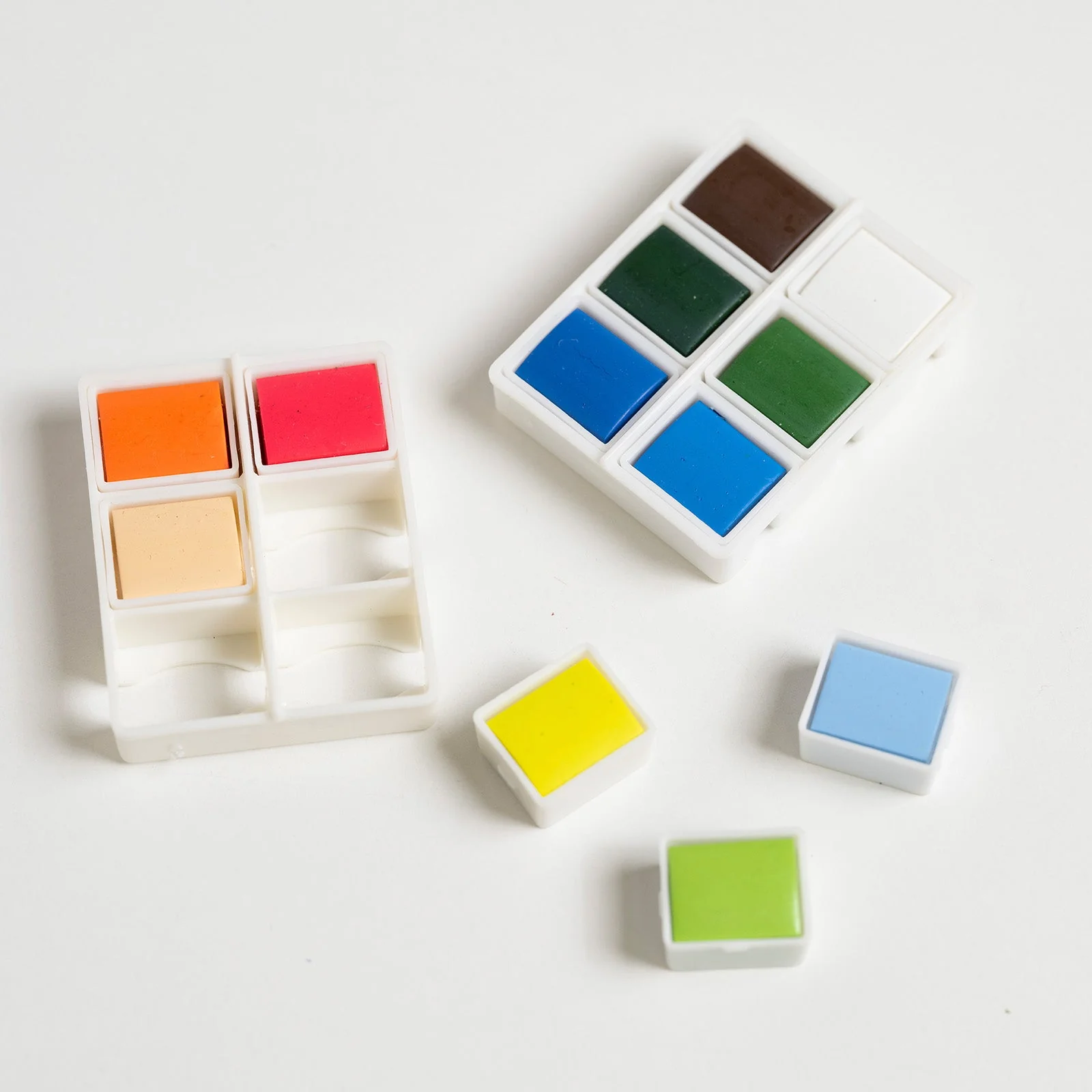 MEEDEN 48-Color Solid Watercolor Set - Image 9